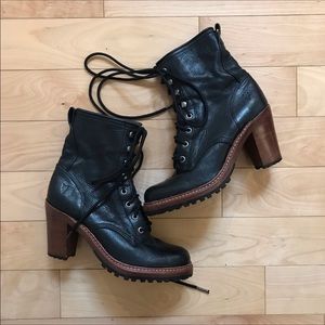 Frye Lucy Lace Up Heeled Boot EXCELLENT CONDITION!